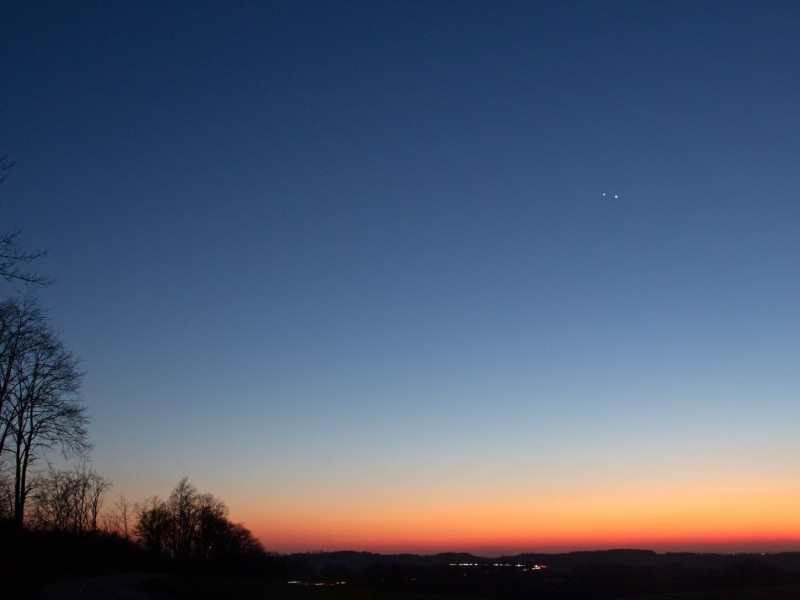 venus und jupiter 17 70mmsigm 17mm bl8 can 750d e saalsweg 20230301 montage rev4 planeten betont cropped venus und jupiter 17 70mmsigm 17mm bl8 can 750d e saalsweg 20230301 montage rev4 planeten betont cropped